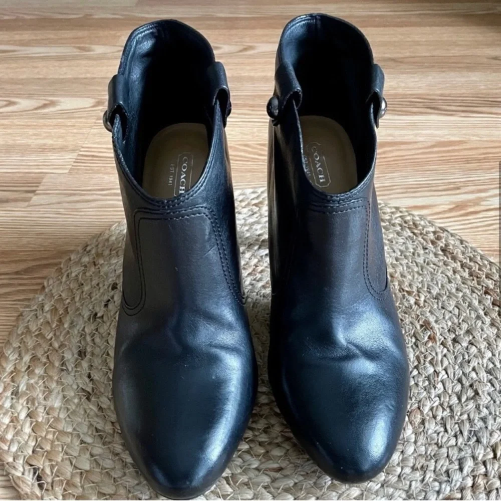 Coach Aliza Women’s Leather ankle boots. - Picture 4 of 7